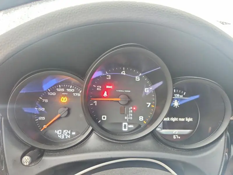 2018 PORSCHE MACAN   