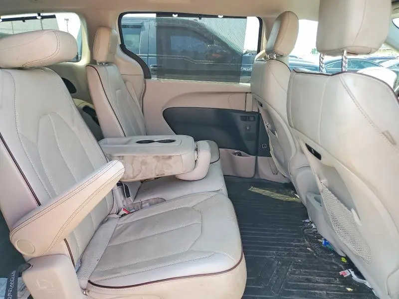 2017 CHRYSLER PACIFICA LIMITED  