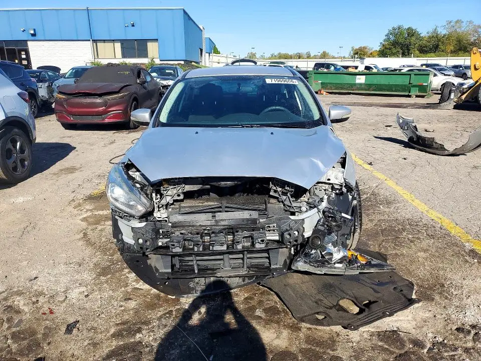 2016 FORD FOCUS SE  