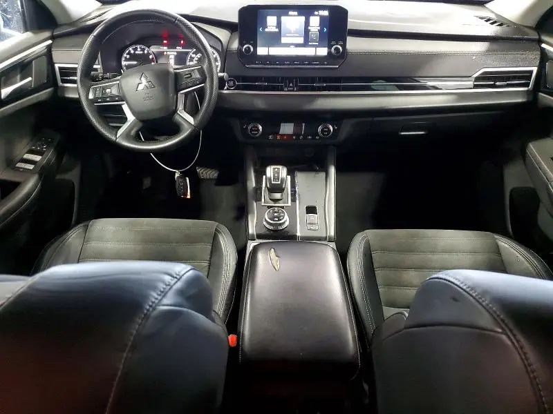 2023 MITSUBISHI OUTLANDER SE  