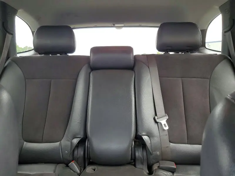 2010 HYUNDAI SANTA FE SE  
