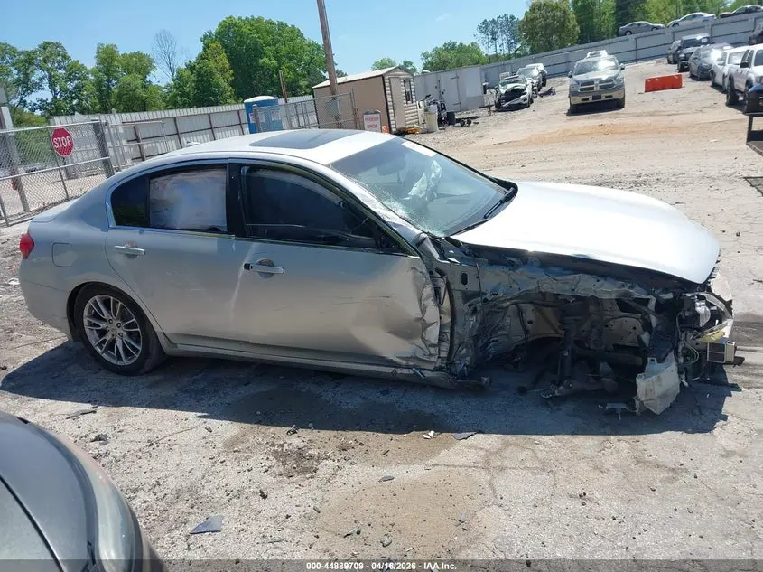 2013 INFINITI G37 JOURNEY