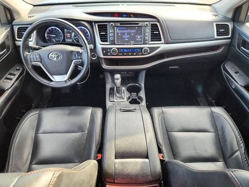 2019 TOYOTA HIGHLANDER XLE  