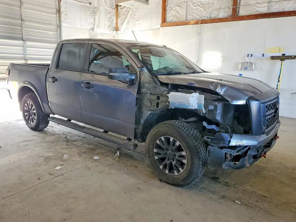 2020 NISSAN TITAN PRO-4X  