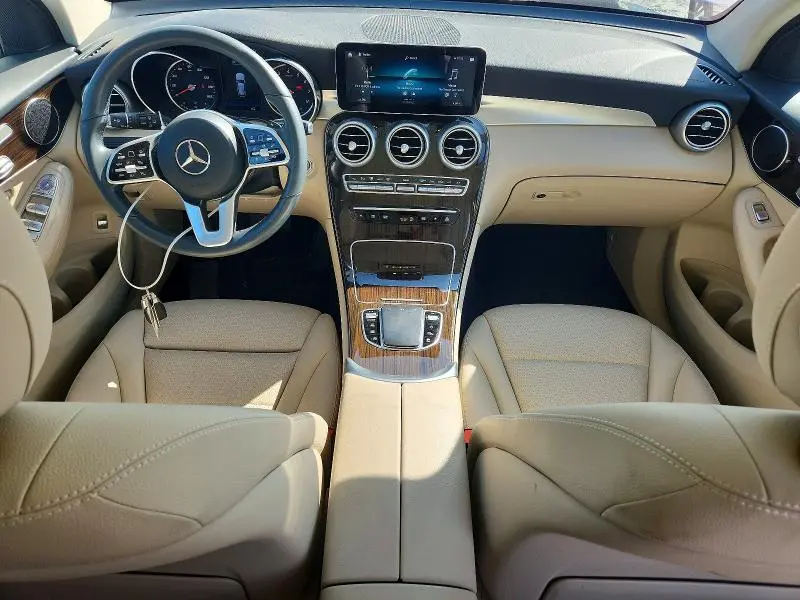 2022 MERCEDES-BENZ GLC 300  