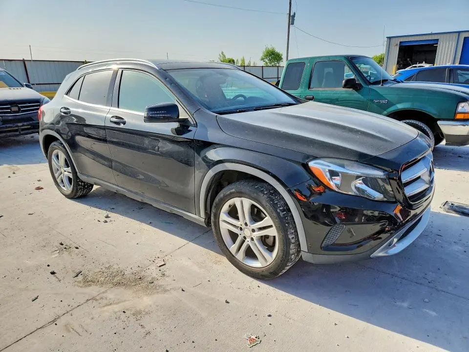 2015 MERCEDES-BENZ GLA 250  