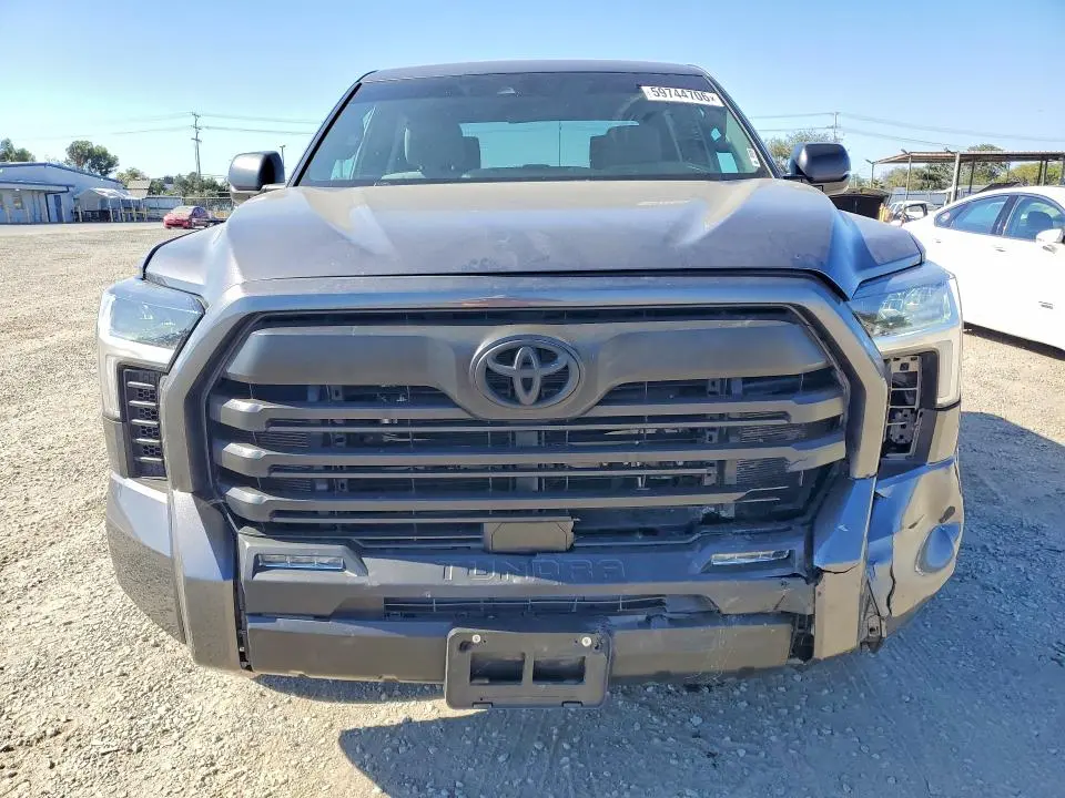 2025 TOYOTA TUNDRA SR5  