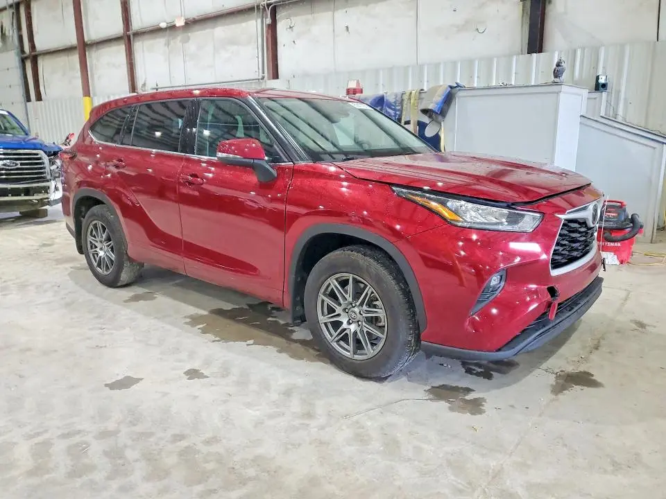 2020 TOYOTA HIGHLANDER LE  