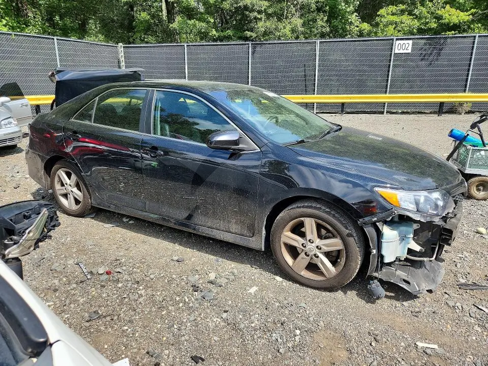 2012 TOYOTA CAMRY SE  