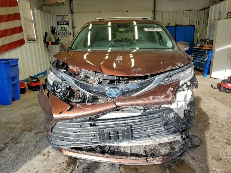 2022 TOYOTA SIENNA LIMITED  