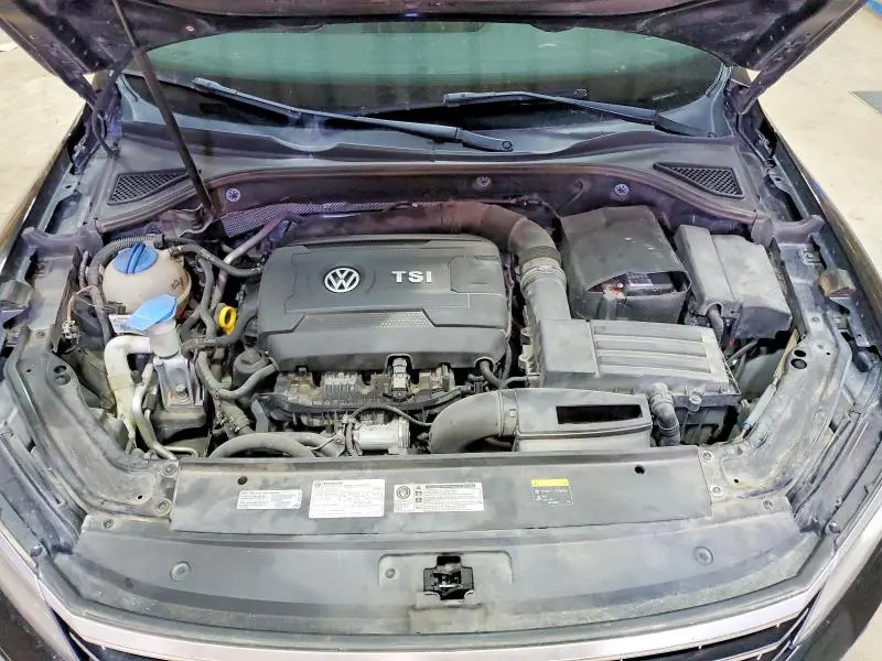 2017 VOLKSWAGEN PASSAT SE  