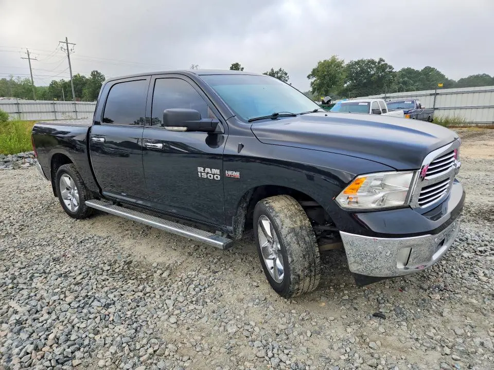 2015 RAM 1500 SLT  