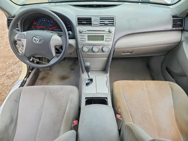 2010 TOYOTA CAMRY LE  