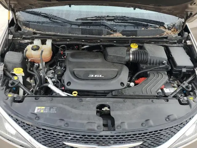 2017 CHRYSLER PACIFICA LIMITED  