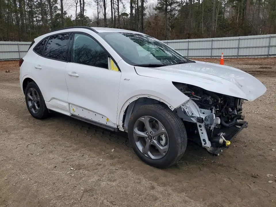 2023 FORD ESCAPE ST LINE  