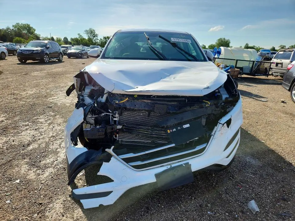 2018 HYUNDAI TUCSON SE  