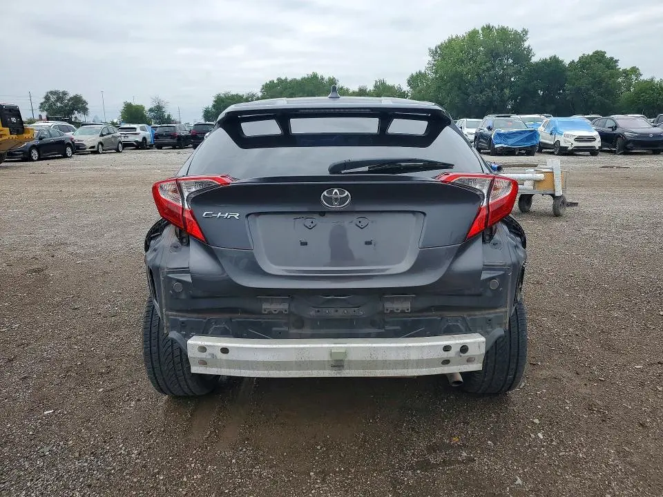 2019 TOYOTA C-HR LE  