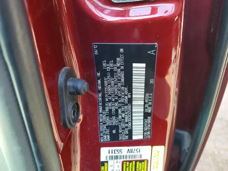 2012 TOYOTA SIENNA LE 8-PASSENGER  