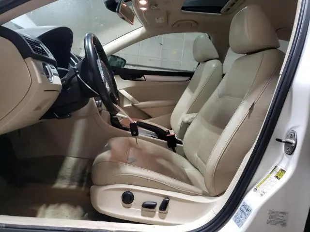 2012 VOLKSWAGEN PASSAT SE  
