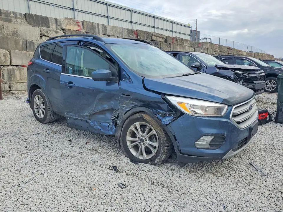 2018 FORD ESCAPE SE  