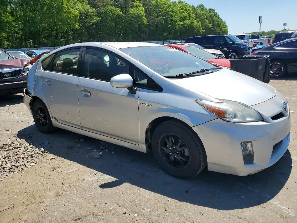 2010 TOYOTA PRIUS III  