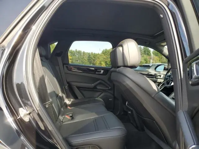 2021 PORSCHE CAYENNE   