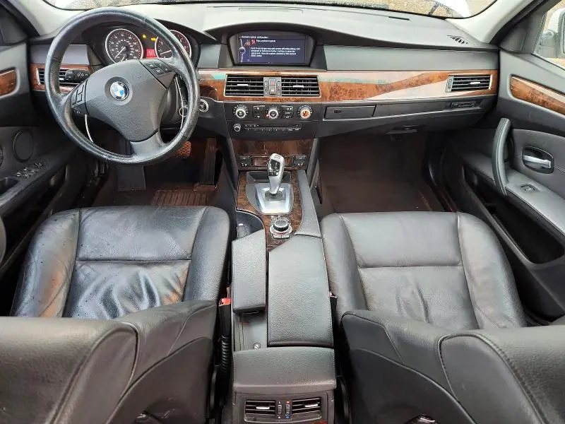 2010 BMW 528 XI  