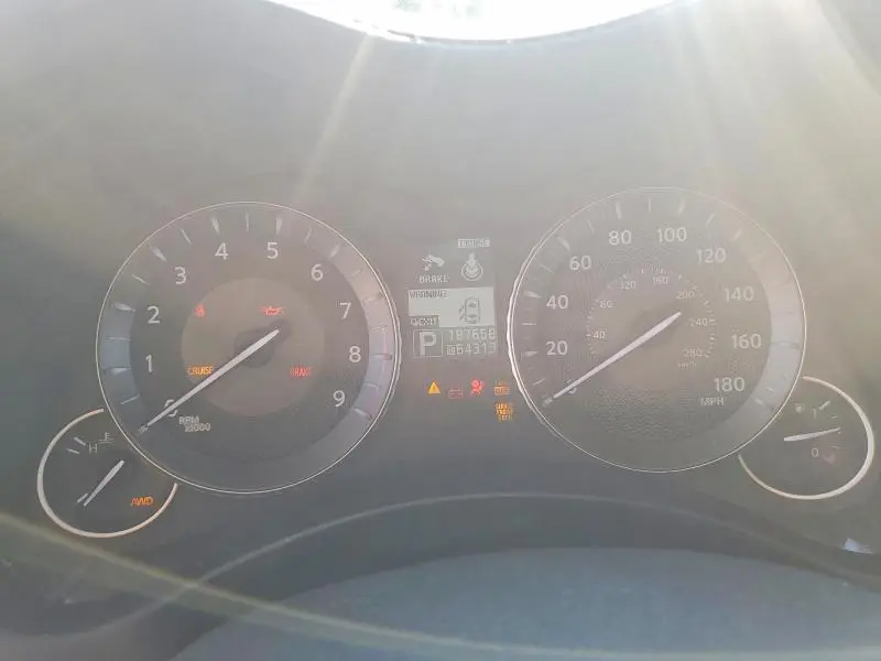 2011 INFINITI M37 X  