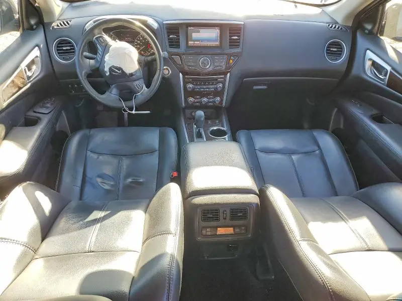 2016 NISSAN PATHFINDER SL  