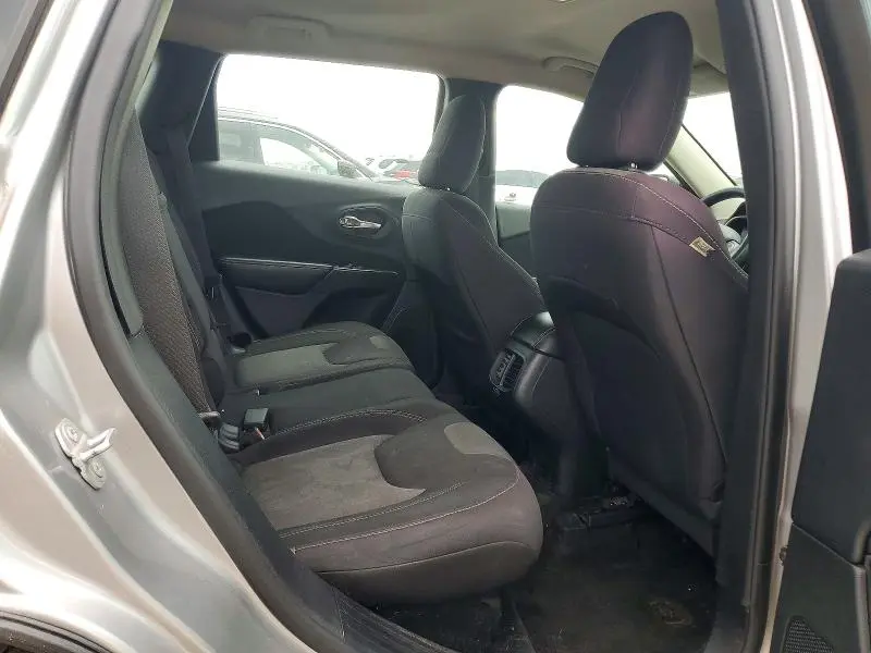 2015 JEEP CHEROKEE SPORT  