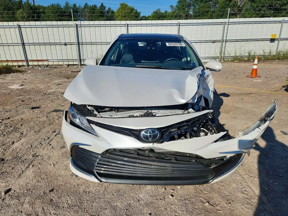 2023 TOYOTA CAMRY XLE  
