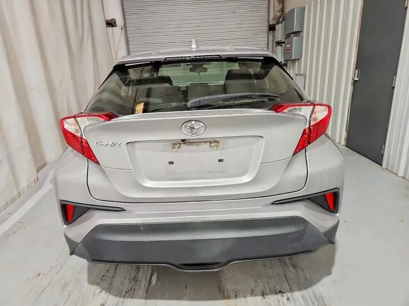 2020 TOYOTA C-HR XLE  