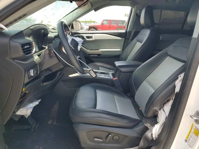 2022 FORD EXPLORER XLT  