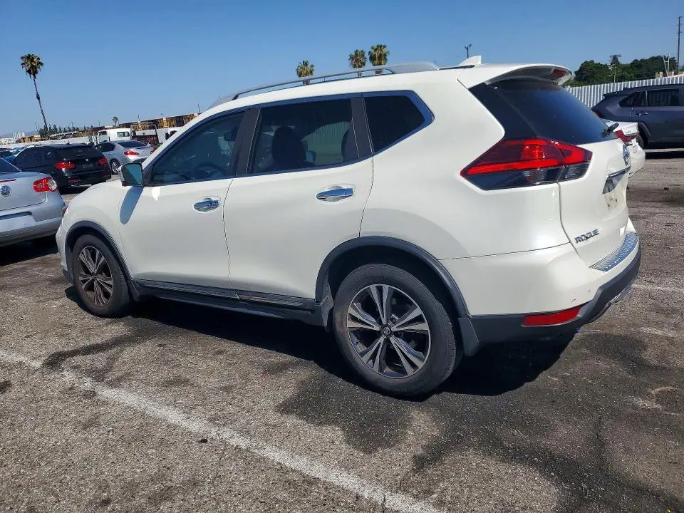 2017 NISSAN ROGUE SL  