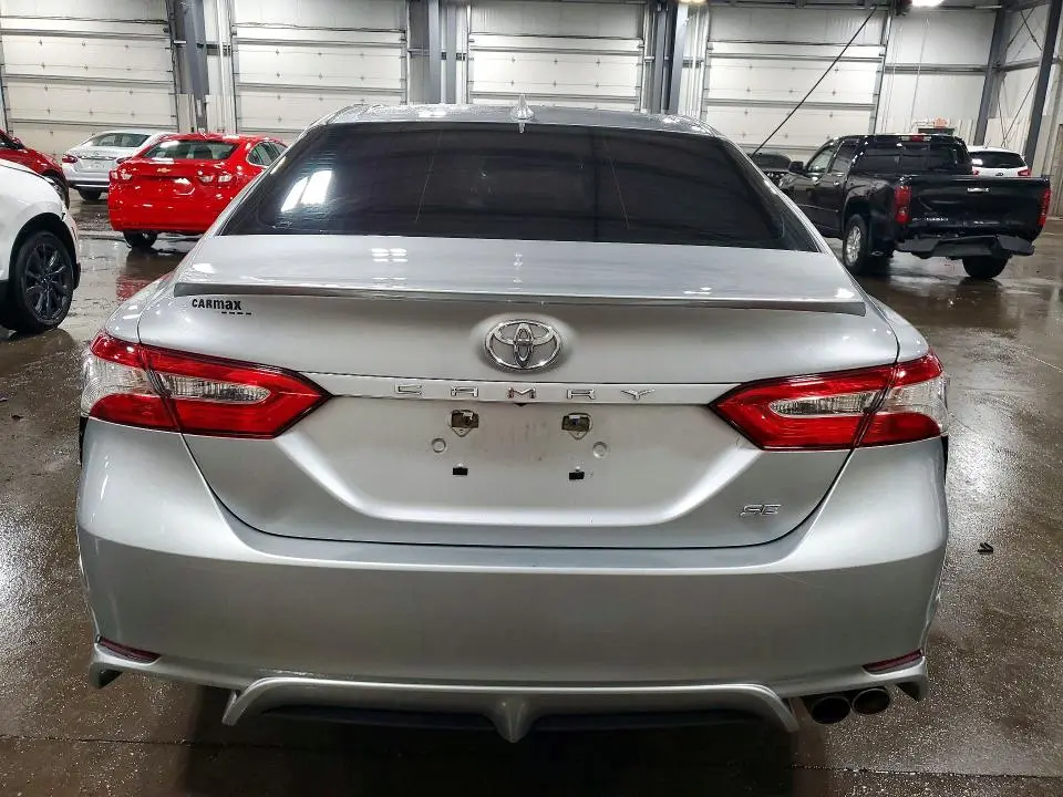 2020 TOYOTA CAMRY SE  