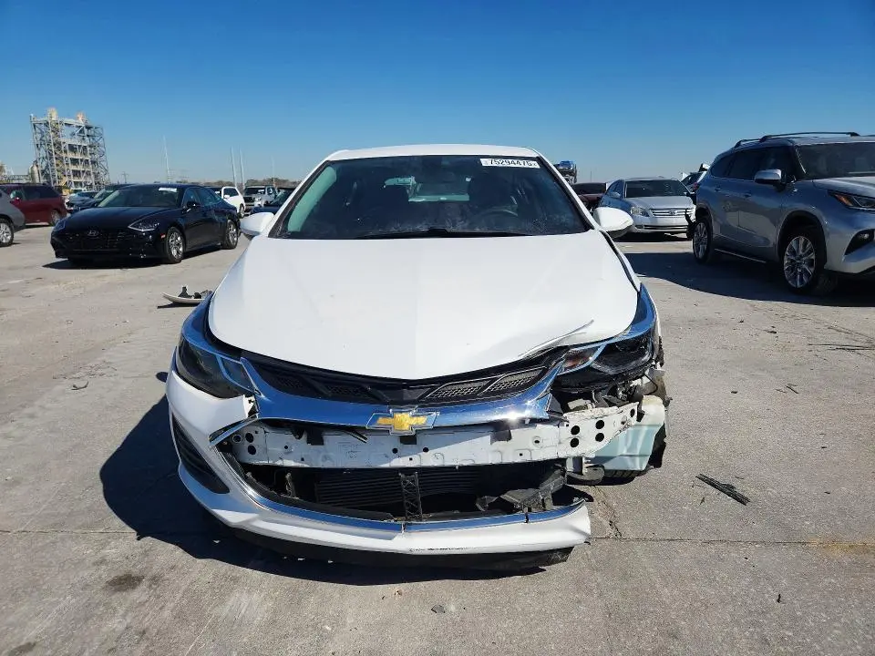 2019 CHEVROLET CRUZE LT  