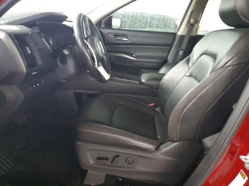 2022 NISSAN PATHFINDER SL  