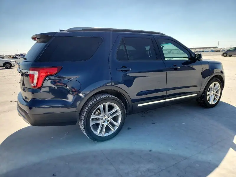 2017 FORD EXPLORER XLT  
