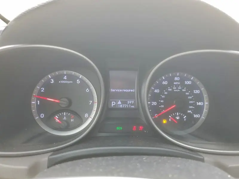 2016 HYUNDAI SANTA FE SE  