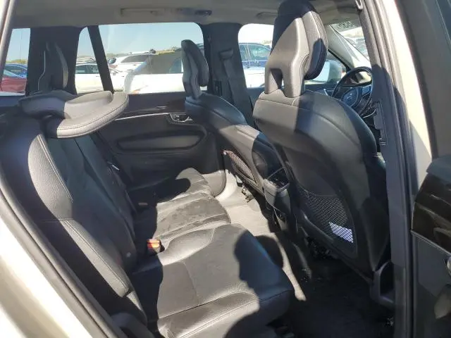 2016 VOLVO XC90 T6