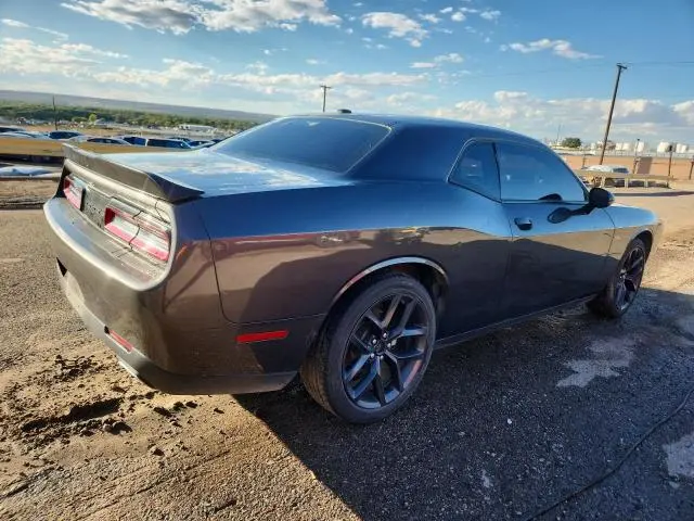 2022 DODGE CHALLENGER SXT  