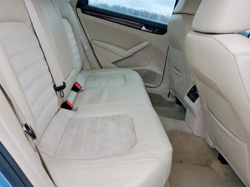 2013 VOLKSWAGEN PASSAT SEL  