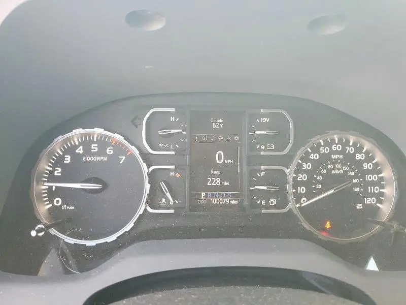 2018 TOYOTA TUNDRA CREWMAX SR5  