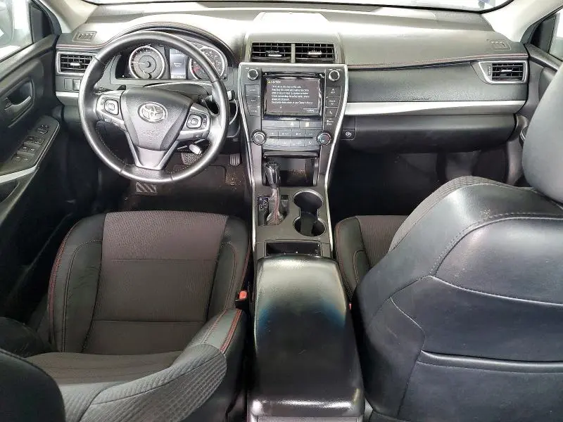 2016 TOYOTA CAMRY SE  