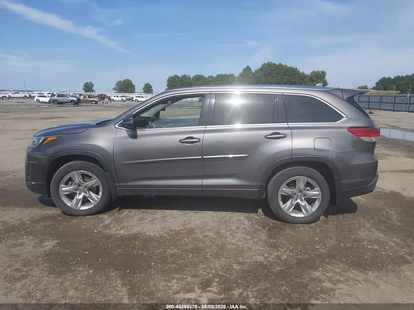 2017 TOYOTA HIGHLANDER LIMITED