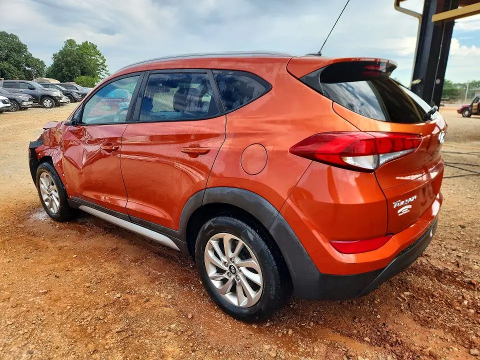 2017 HYUNDAI TUCSON SE  