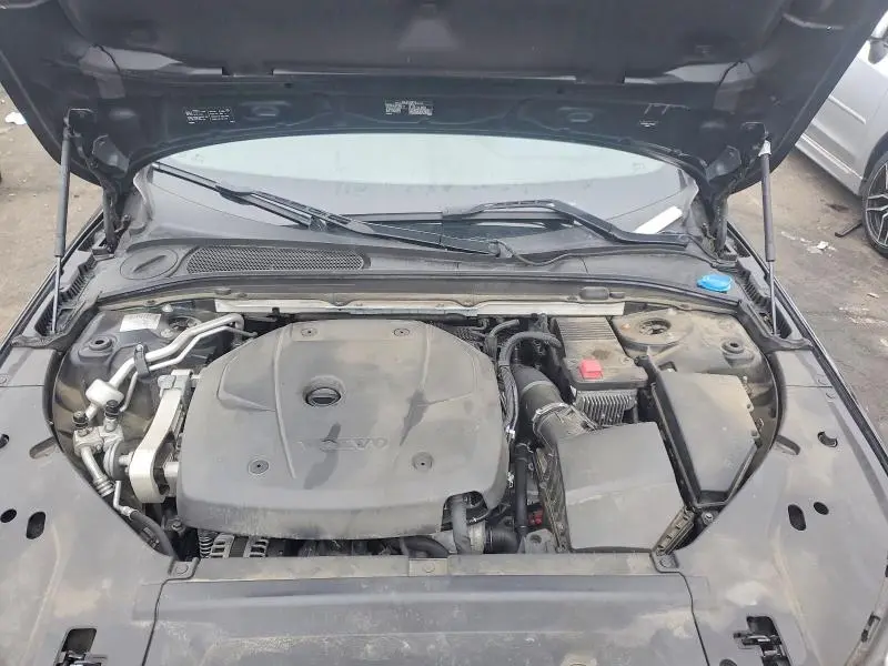 2018 VOLVO S90 T5 MOMENTUM  
