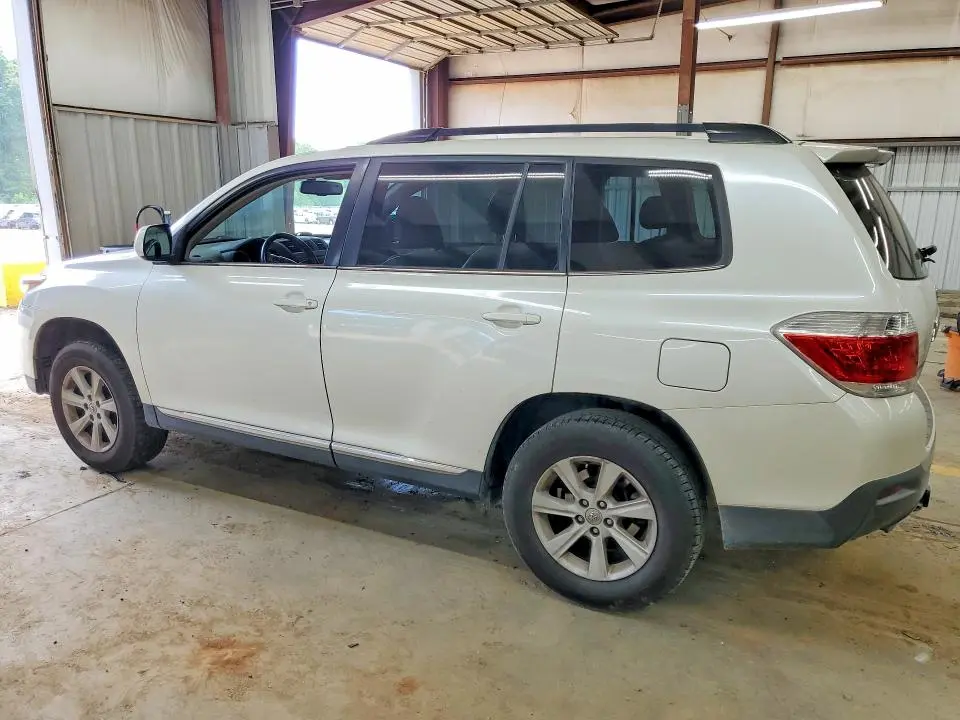 2012 TOYOTA HIGHLANDER SE  