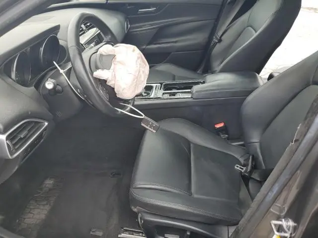 2018 JAGUAR XE PREMIUM  