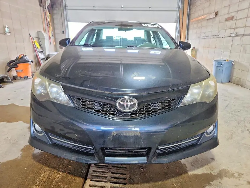2014 TOYOTA CAMRY SE  
